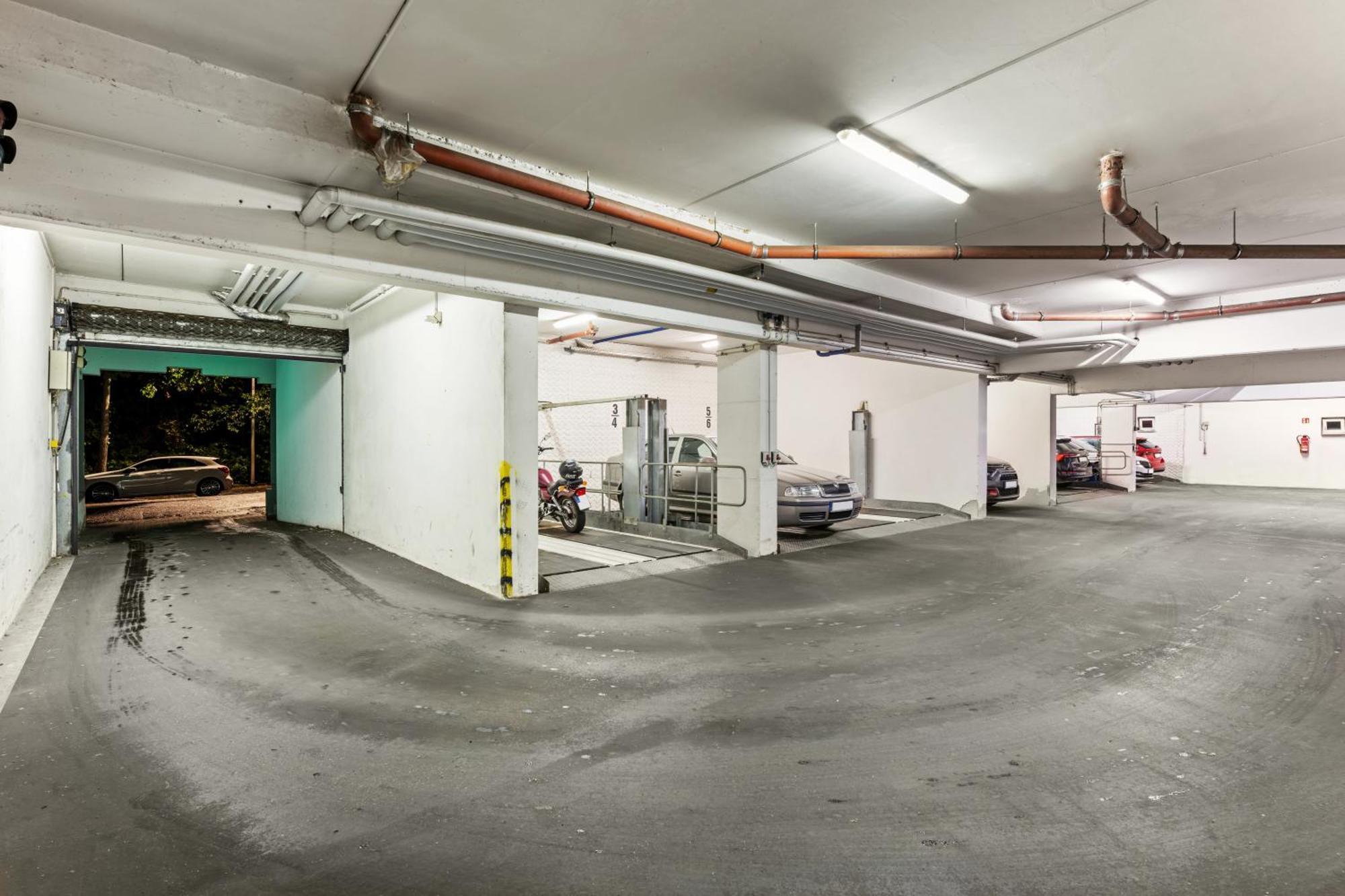 Edler Wohnraum Schwanenteich-Penthouse Mit Garage, Grill, Kaffeevollautomat, Klima, Lift & Terrasse Lägenhet Zwickau Exteriör bild
