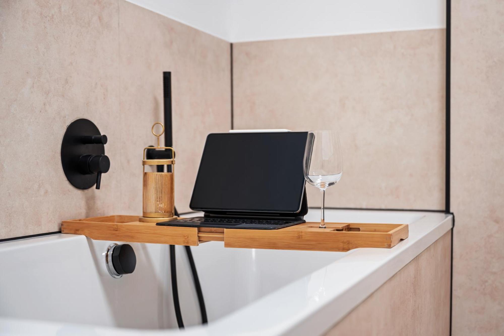 Edler Wohnraum Schwanenteich-Penthouse Mit Garage, Grill, Kaffeevollautomat, Klima, Lift & Terrasse Lägenhet Zwickau Exteriör bild