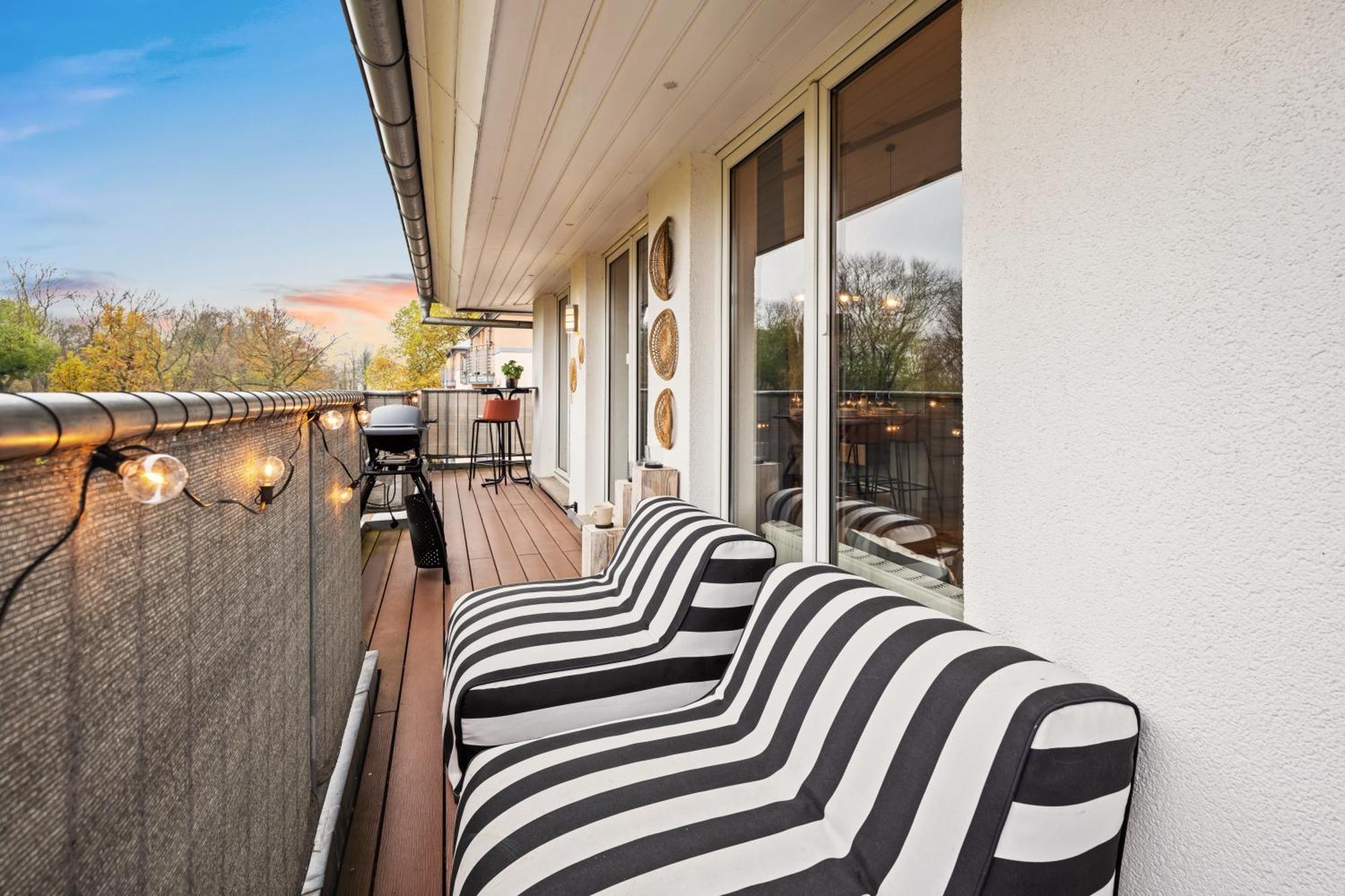 Edler Wohnraum Schwanenteich-Penthouse Mit Garage, Grill, Kaffeevollautomat, Klima, Lift & Terrasse Lägenhet Zwickau Exteriör bild